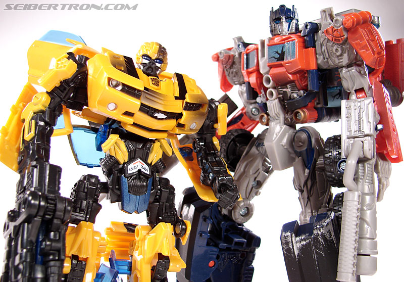 Transformers (2007) Battle Damaged Bumblebee (Image #57 of 99)
