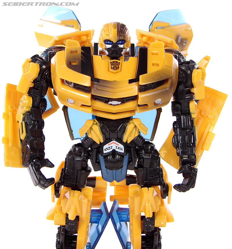 Transformers (2007) Battle Damaged Bumblebee (Image #60 of 99)