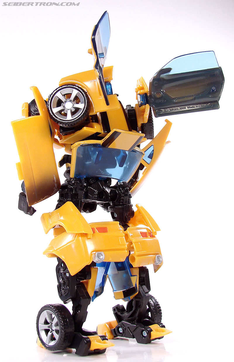 Transformers (2007) Battle Damaged Bumblebee (Image #67 of 99)
