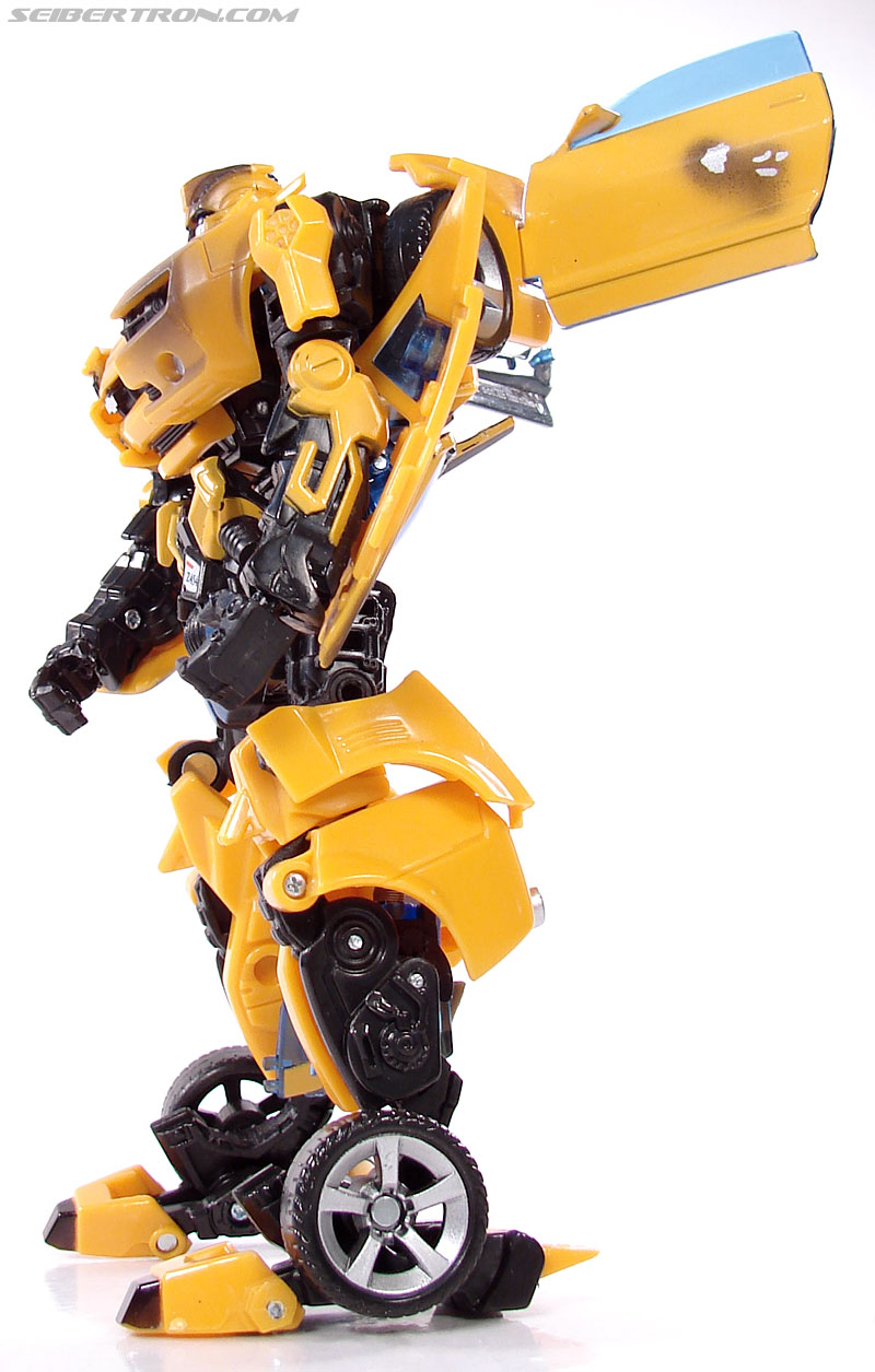Transformers (2007) Battle Damaged Bumblebee (Image #68 of 99)