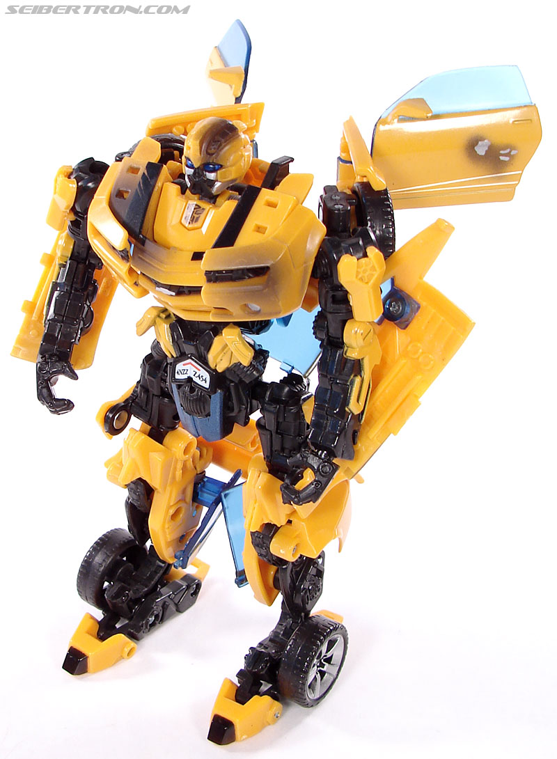 Transformers (2007) Battle Damaged Bumblebee (Image #70 of 99)