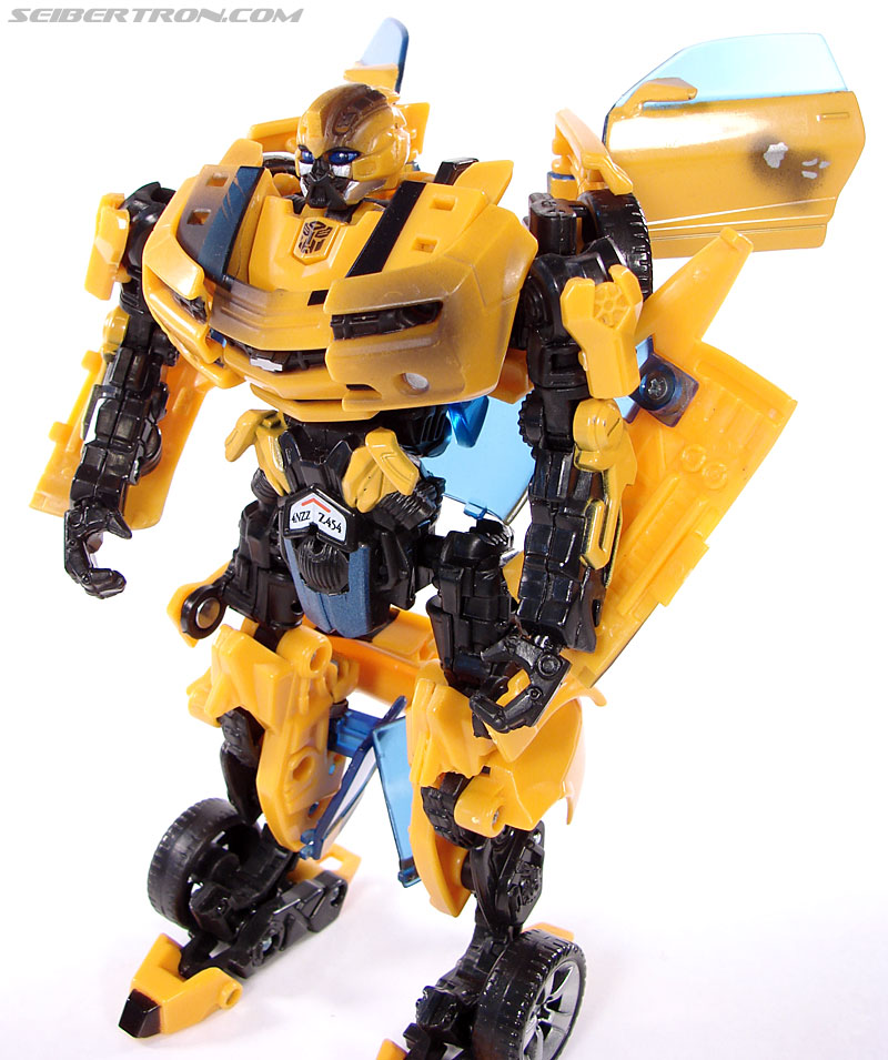 Transformers (2007) Battle Damaged Bumblebee (Image #71 of 99)
