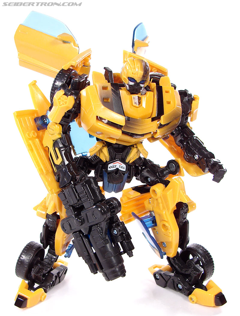 Transformers (2007) Battle Damaged Bumblebee (Image #76 of 99)