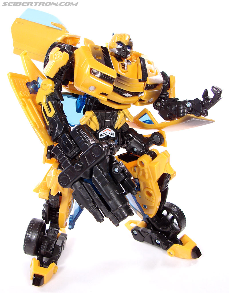 Transformers (2007) Battle Damaged Bumblebee (Image #78 of 99)