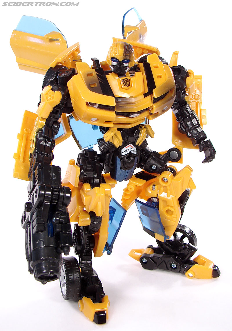 Transformers (2007) Battle Damaged Bumblebee (Image #81 of 99)