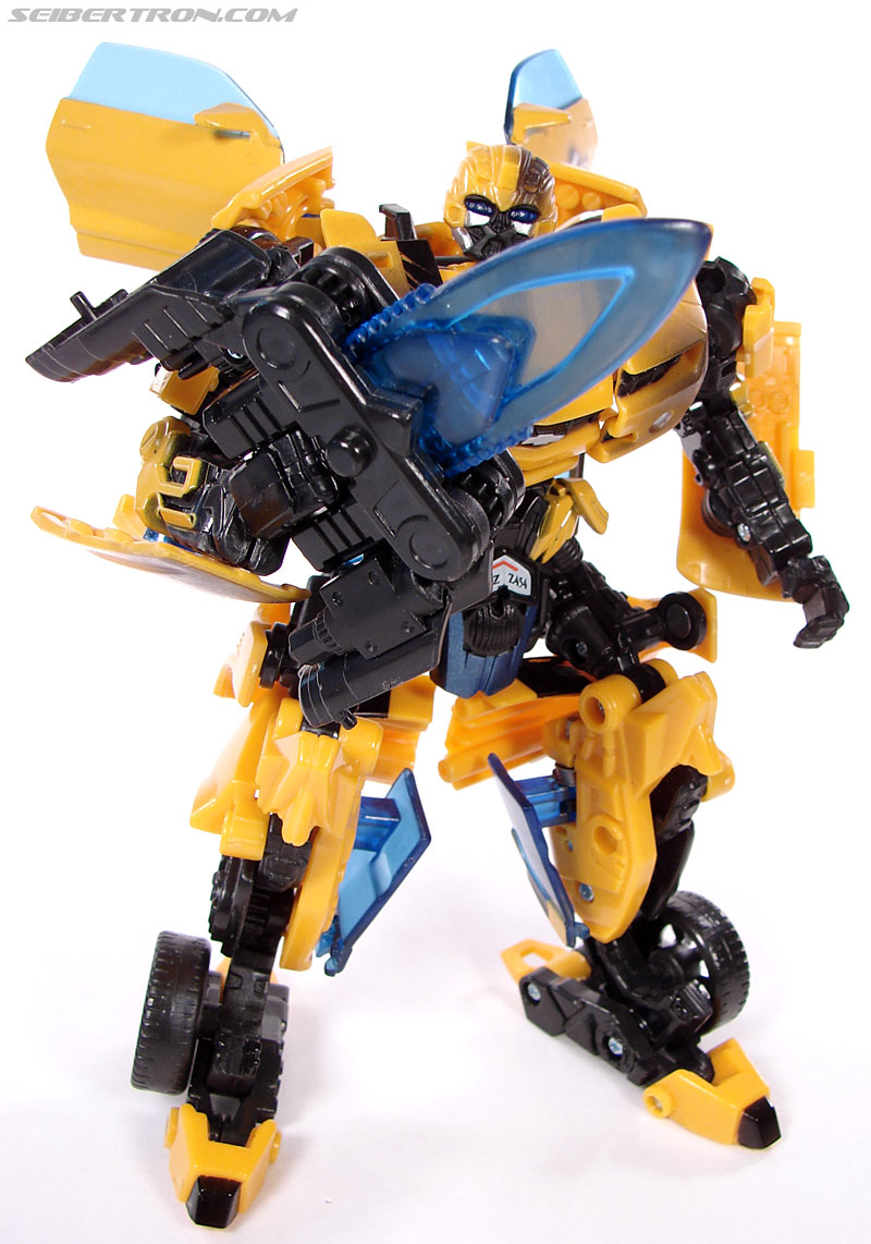 Transformers (2007) Battle Damaged Bumblebee (Image #82 of 99)