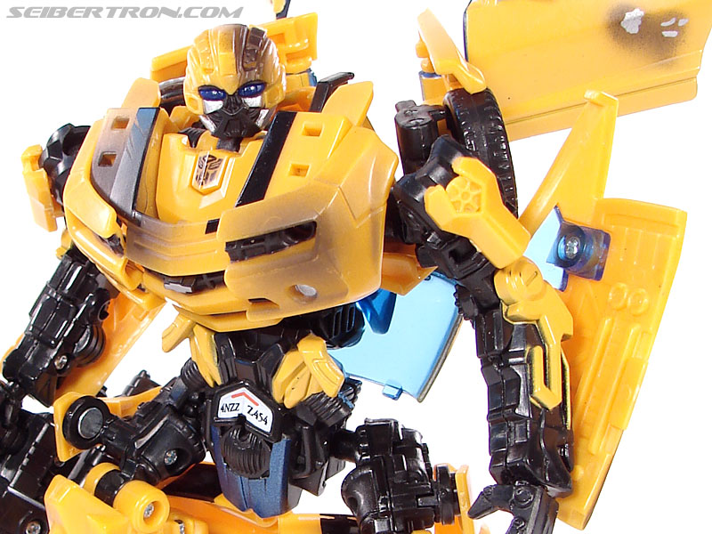 Transformers (2007) Battle Damaged Bumblebee (Image #87 of 99)