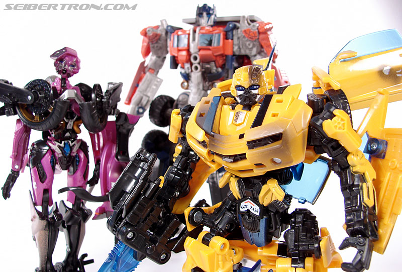 Transformers (2007) Battle Damaged Bumblebee (Image #91 of 99)