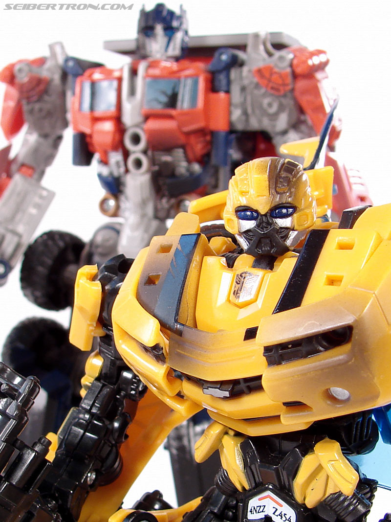 Transformers (2007) Battle Damaged Bumblebee (Image #92 of 99)