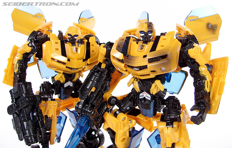 Transformers (2007) Battle Damaged Bumblebee (Image #94 of 99)