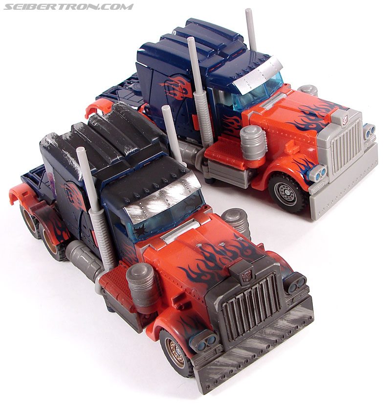 Transformers (2007) Battle Damaged Optimus Prime (Image #51 of 144)