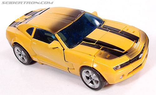 Transformers (2007) Battle Damaged Bumblebee (Image #25 of 99)