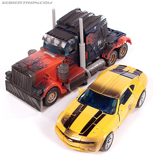 Transformers (2007) Battle Damaged Bumblebee Toy Gallery (Image #51 of 99)