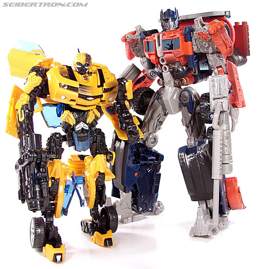Transformers (2007) Battle Damaged Bumblebee (Image #56 of 99)
