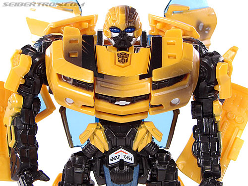 Transformers (2007) Battle Damaged Bumblebee (Image #61 of 99)