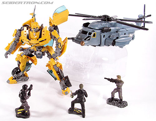 Transformers (2007) Screen Battles: Capture of Bumblebee (Image #27 of 156)