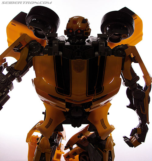 Transformers (2007) Ultimate Bumblebee (Image #78 of 95)