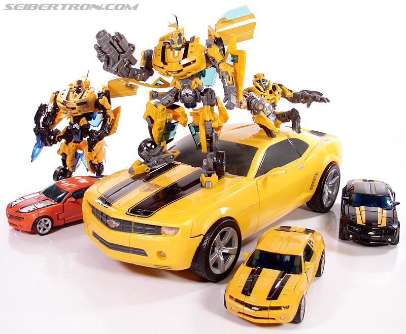 Transformers (2007) Ultimate Bumblebee (Image #53 of 95)