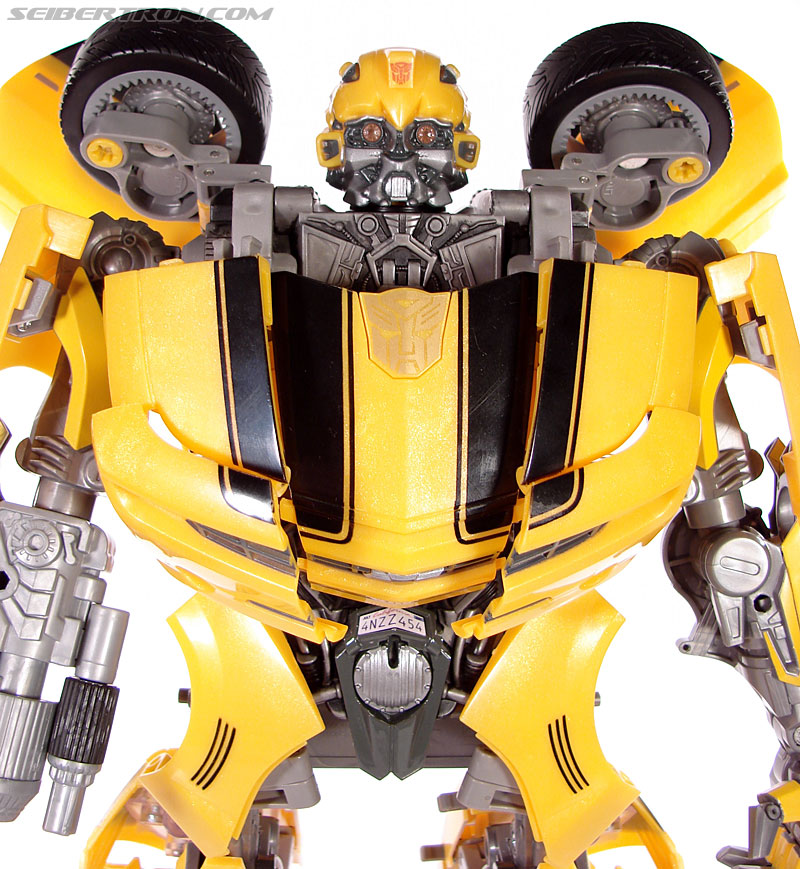 Transformers (2007) Ultimate Bumblebee (Image #55 of 95)