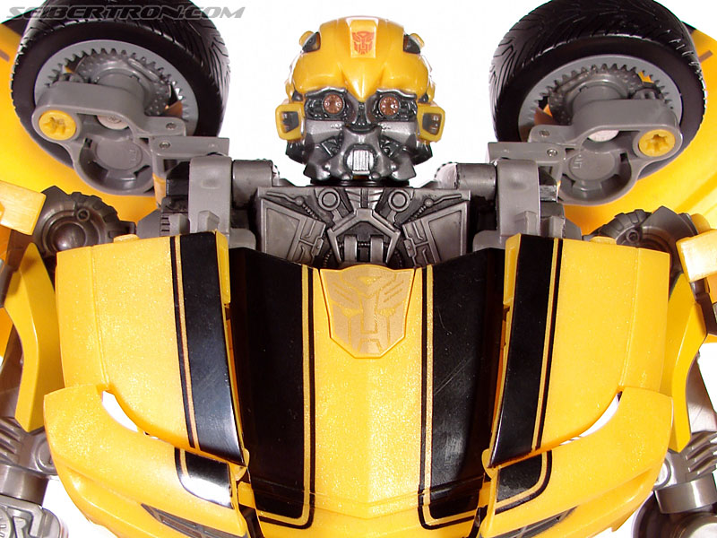 Transformers (2007) Ultimate Bumblebee (Image #56 of 95)