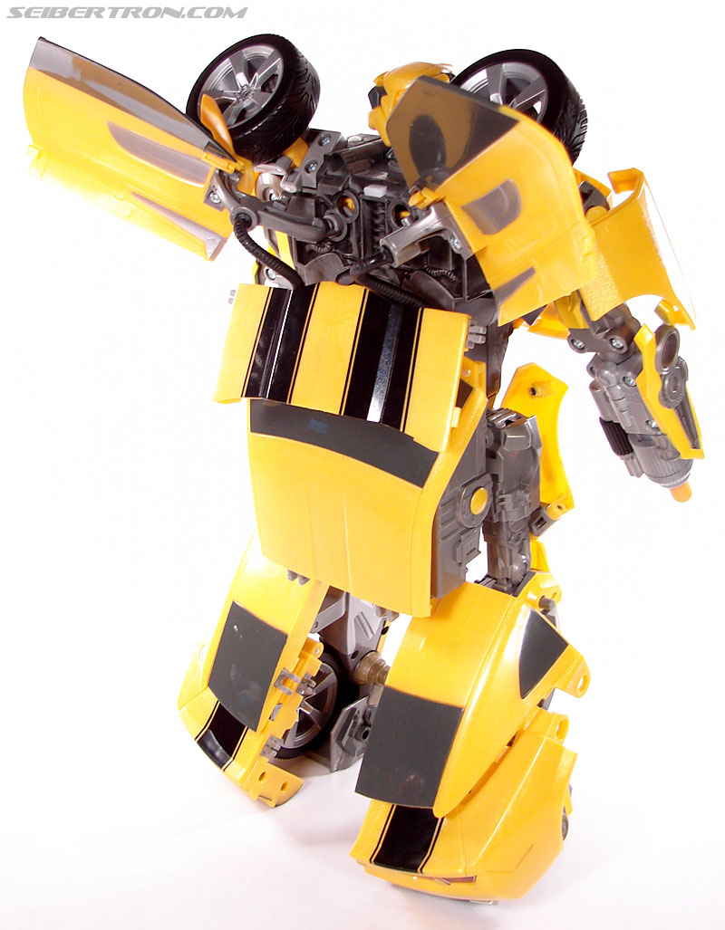Transformers (2007) Ultimate Bumblebee (Image #64 of 95)