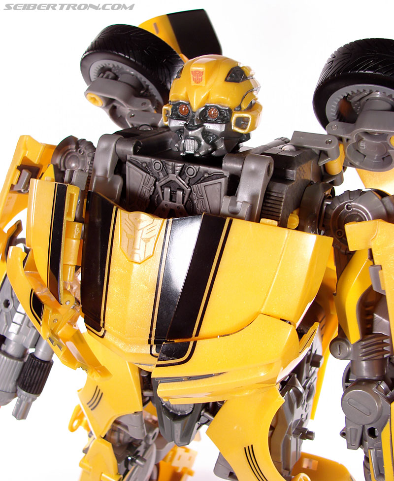 Transformers (2007) Ultimate Bumblebee (Image #70 of 95)
