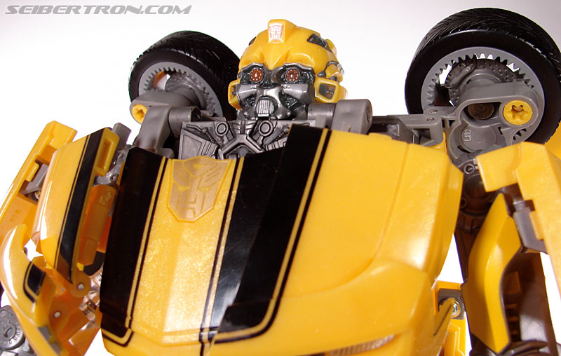 Transformers (2007) Ultimate Bumblebee (Image #72 of 95)
