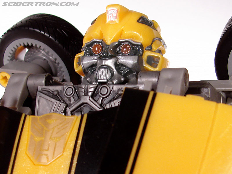 Transformers (2007) Ultimate Bumblebee (Image #73 of 95)