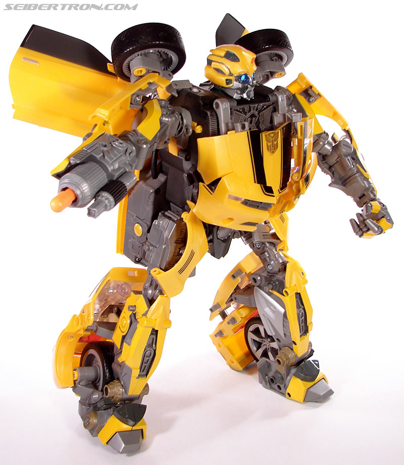 Transformers (2007) Ultimate Bumblebee (Image #86 of 95)
