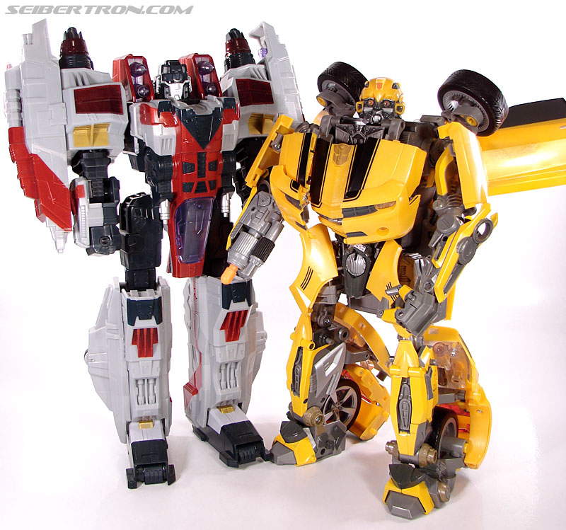 Transformers (2007) Ultimate Bumblebee (Image #90 of 95)