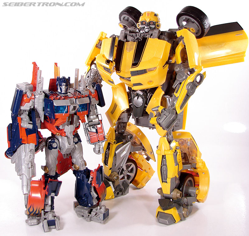 Transformers (2007) Ultimate Bumblebee (Image #94 of 95)