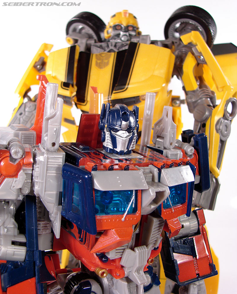 Transformers (2007) Ultimate Bumblebee (Image #95 of 95)
