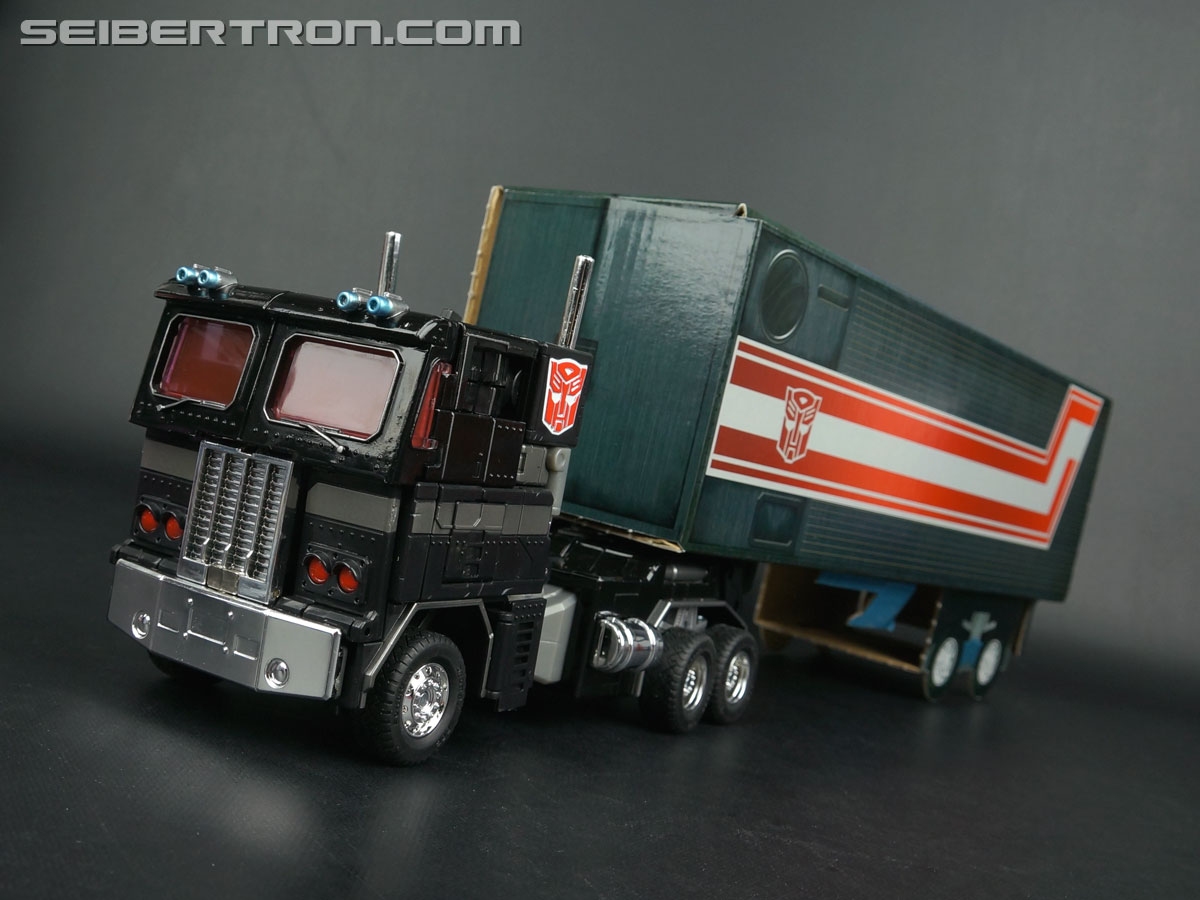 Transformers Masterpiece Optimus Prime Black Version (Convoy Black Ver.) (Image #68 of 173)