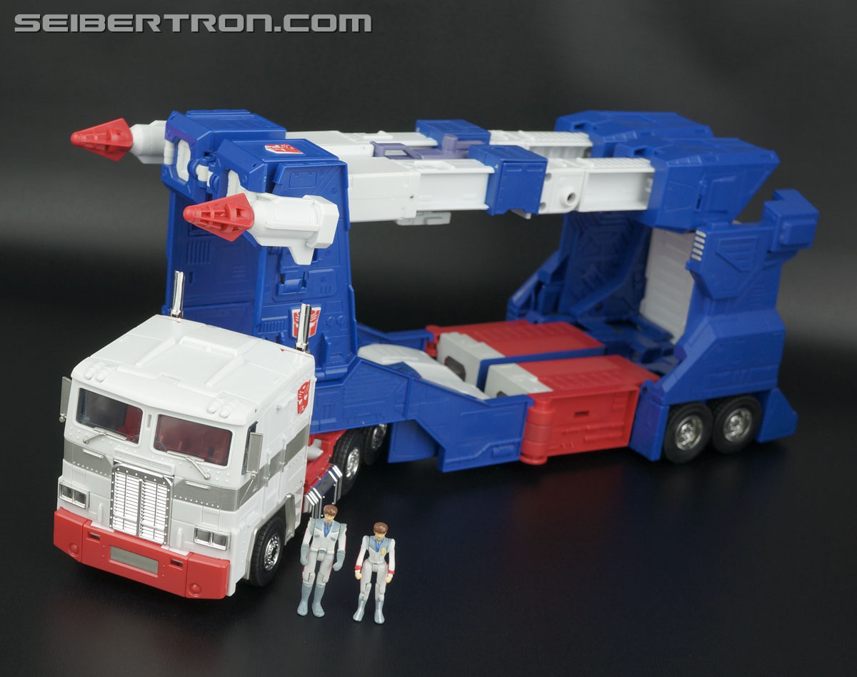 Transformers Masterpiece Ultra Magnus (Image #70 of 377)