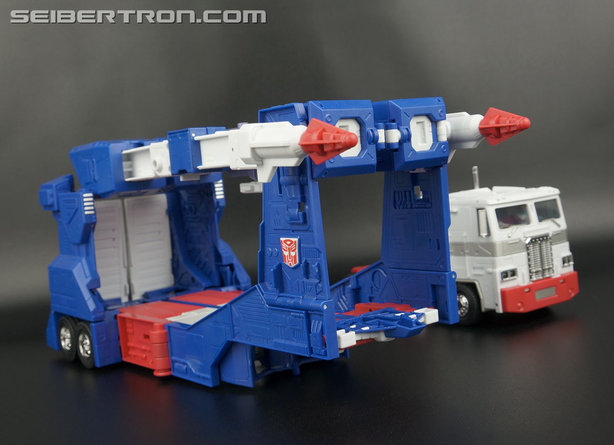 Transformers Masterpiece Ultra Magnus (Image #93 of 377)