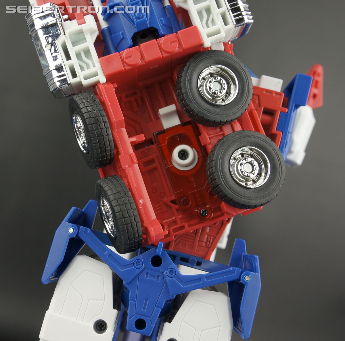 Transformers Masterpiece Ultra Magnus (Image #132 of 377)