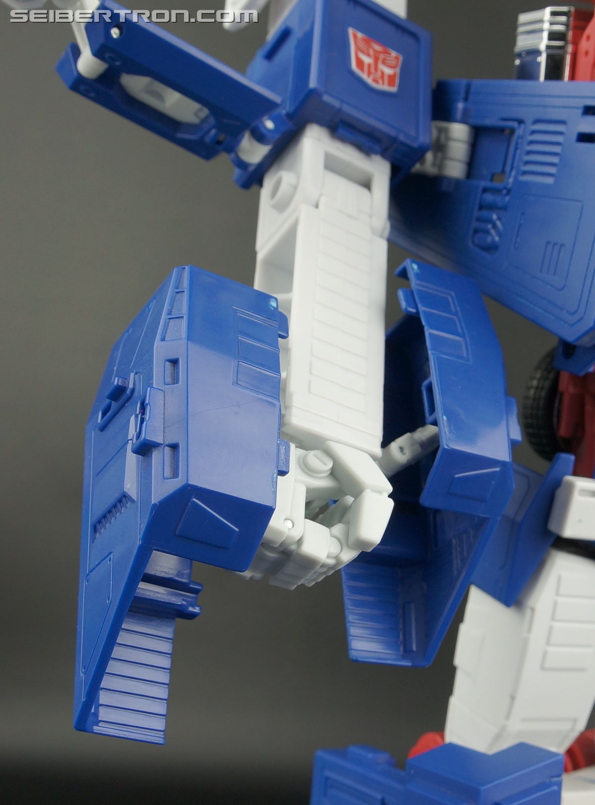 Transformers Masterpiece Ultra Magnus (Image #143 of 377)