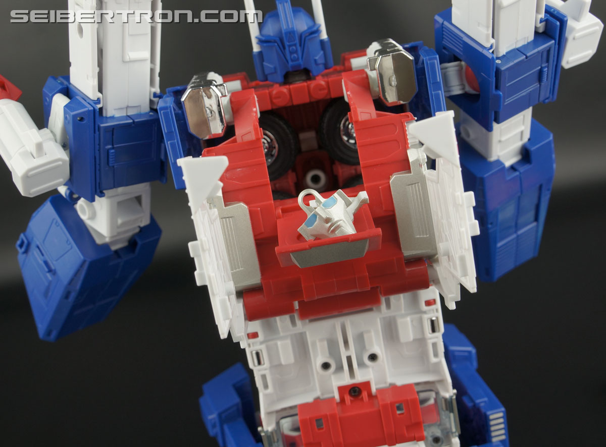 Transformers Masterpiece Ultra Magnus (Image #151 of 377)