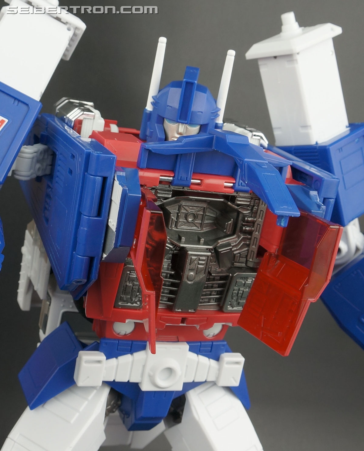 Transformers Masterpiece Ultra Magnus (Image #283 of 377)