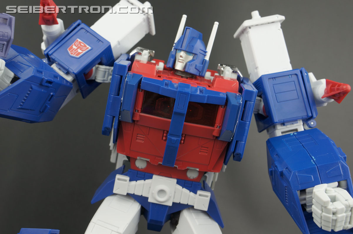 Transformers Masterpiece Ultra Magnus (Image #302 of 377)