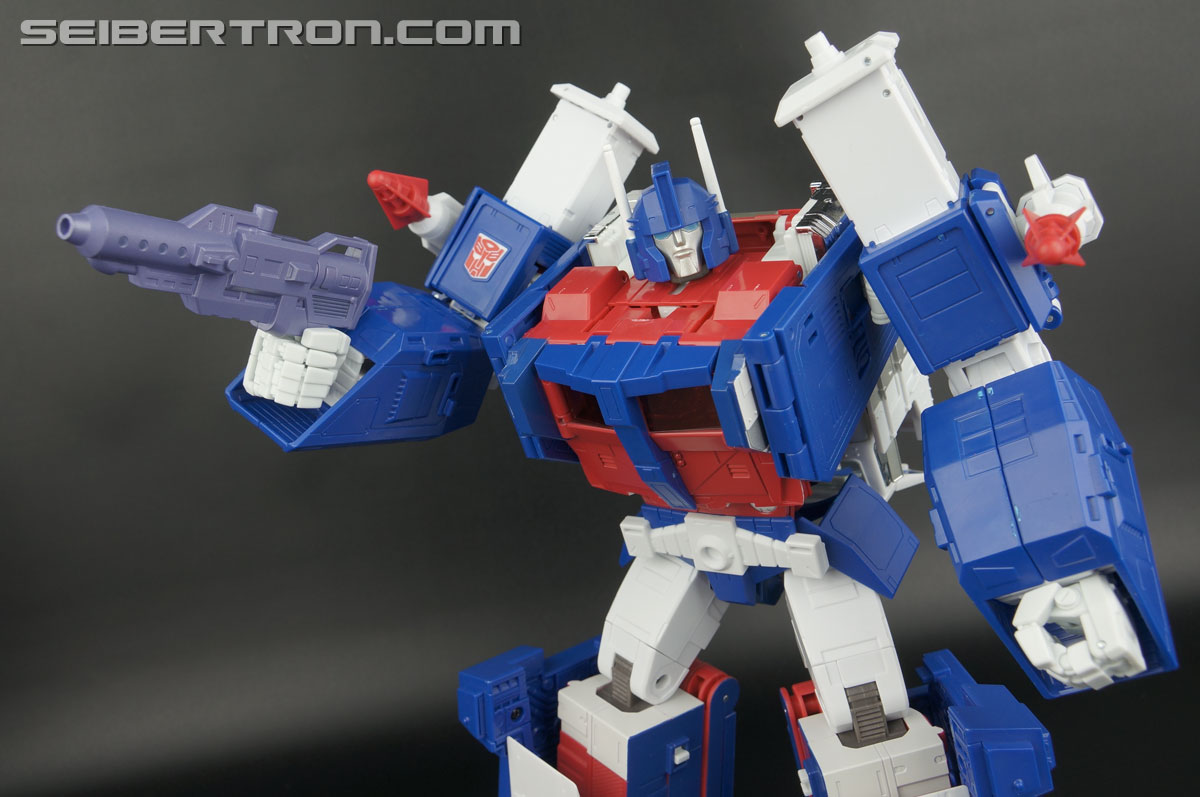 Transformers Masterpiece Ultra Magnus (Image #305 of 377)