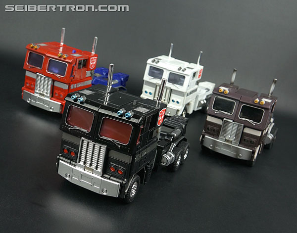 Transformers Masterpiece Optimus Prime Black Version (Convoy Black Ver.) (Image #52 of 173)