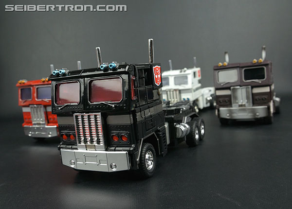 Transformers Masterpiece Optimus Prime Black Version (Convoy Black Ver.) (Image #53 of 173)