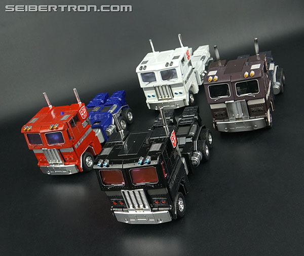 Transformers Masterpiece Optimus Prime Black Version (Convoy Black Ver.) (Image #55 of 173)