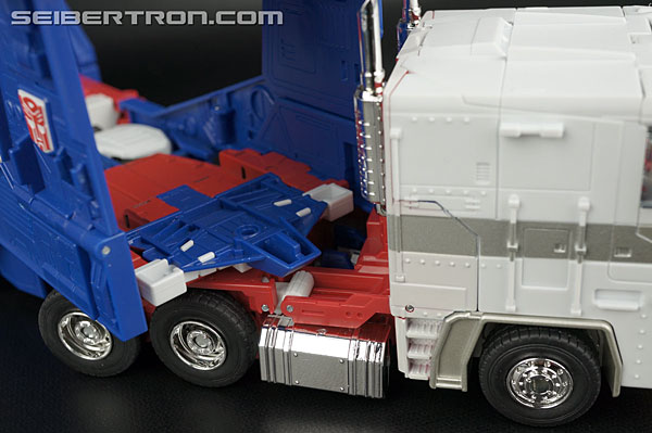Transformers Masterpiece Ultra Magnus (Image #68 of 377)