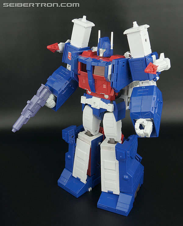 Transformers Masterpiece Ultra Magnus Toy Gallery (Image #191 of 377)