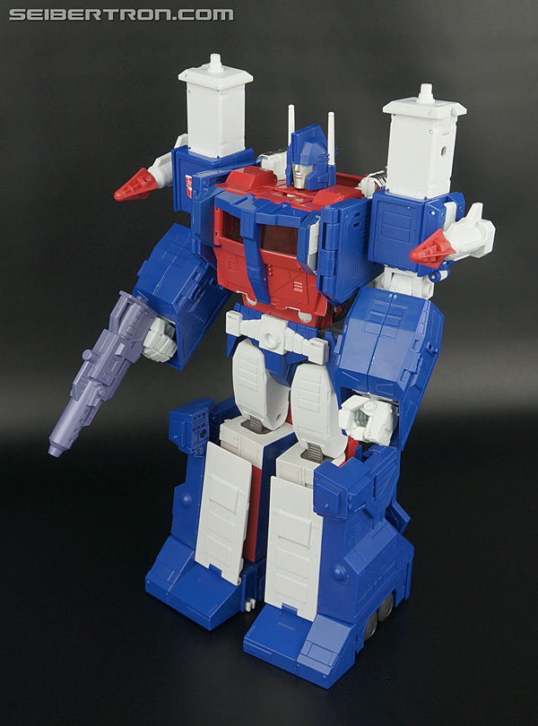 Transformers Masterpiece Ultra Magnus (Image #191 of 377)