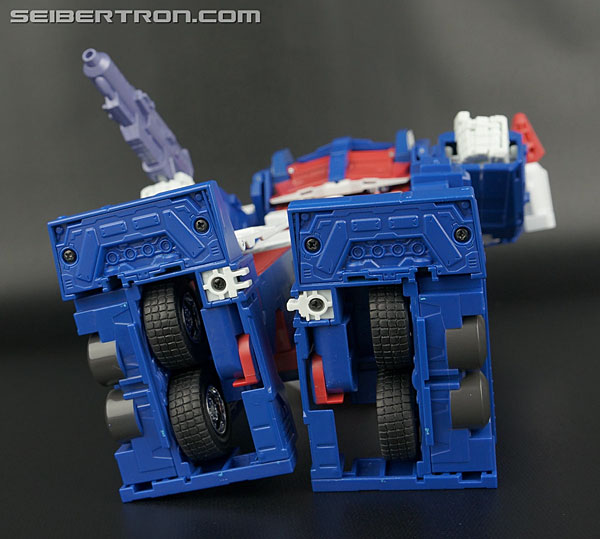 Transformers Masterpiece Ultra Magnus (Image #196 of 377)