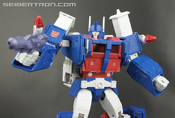 Transformers Masterpiece Ultra Magnus (Image #201 of 377)