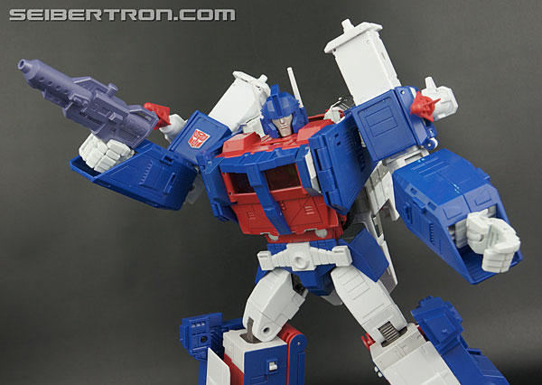 Transformers Masterpiece Ultra Magnus (Image #209 of 377)